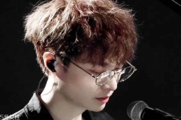 锡纸烫是什么样子 锡纸烫和纹理烫的区别