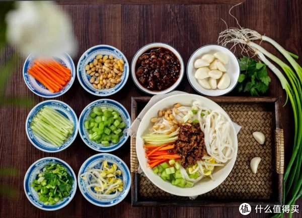 做炸酱面，黄豆酱、豆瓣酱、甜面酱选哪个？搞清楚区别很关键