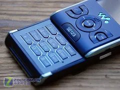 音乐+拍照随心所欲 索爱W595继续走低