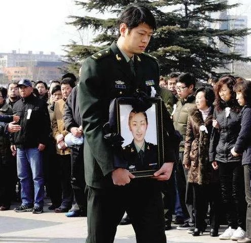 莫科现任妻子有多孝顺？