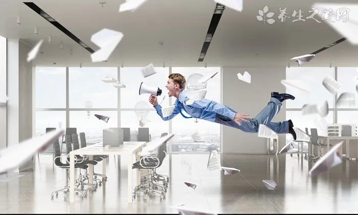 大刀进行曲打一词语（大刀进行曲（打一成语））