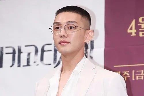 刘亚仁交往过的女朋友是谁？