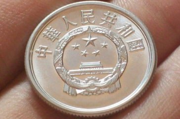 我有一枚五分硬币是1955年的，请问有收藏价值吗？