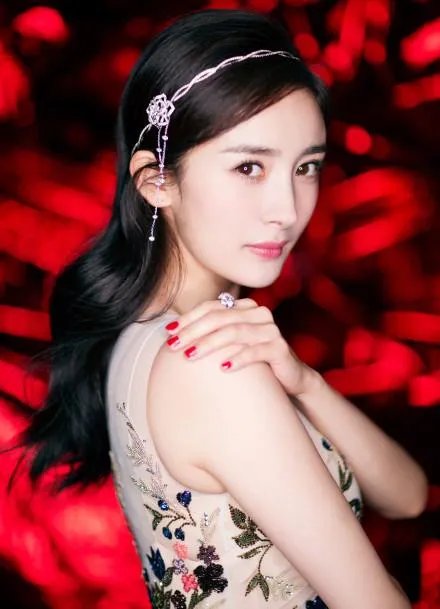 众星齐聚2017#COSMO时尚美丽盛典#，你最期待谁？