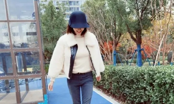 郑恺一家三口合照首次曝光，苗苗的状态如何？