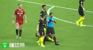 亚冠上港2-2浦和红宝石，日本的第一个进球是颜骏凌的锅还是犯规？哈桑执法公平吗？