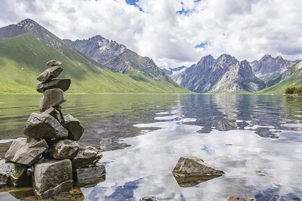 年宝玉则在哪里 年宝玉则在什么地方