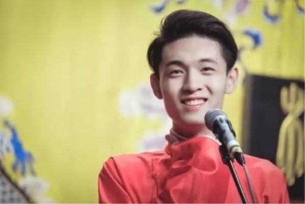 秦霄贤的家庭背景到底有多好?