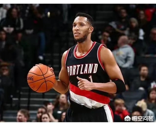 哈克莱斯26+8压哨绝杀，波普32分，湖人不敌开拓者，怎样评价本场比赛？