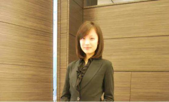 盘点小花毕业照，郑爽半截眉毛变路人，娜扎食堂吃饭戴墨镜，你认得出来吗？