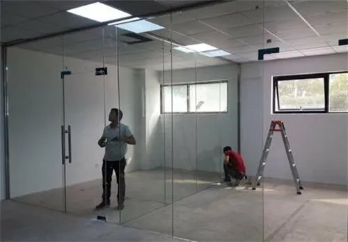 安装钢化玻璃门步骤 钢化玻璃门好不好