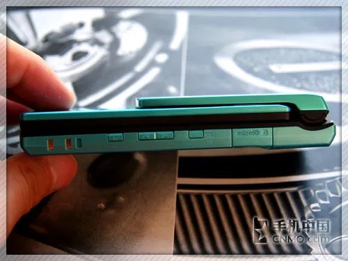 支持320万像素拍照