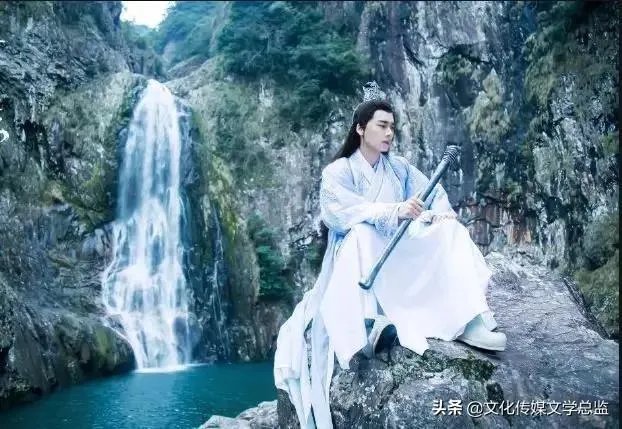 网红遍地主播横行，是谁成全了谁？互联网对社会，科学，教育有贡献吗？