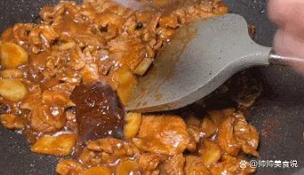 粉皮煮肉如何做，粉皮晶莹剔透，肉片嫩滑入味呢？