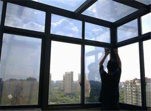 家用玻璃窗贴膜的好处   玻璃贴膜品牌推荐