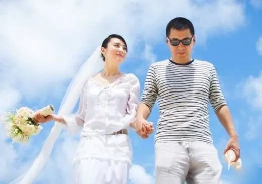 陈建斌比蒋勤勤大多少岁？