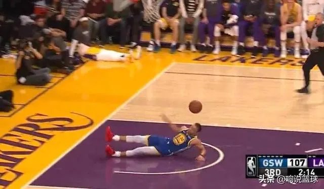 NBA球员都有哪些让人捧腹大笑的场面？