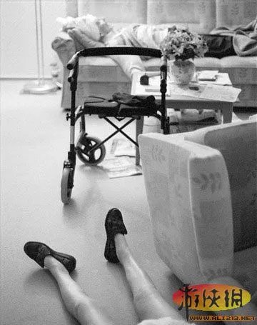 实拍法医解剖室解剖尸体的真实场面 恐怖震撼