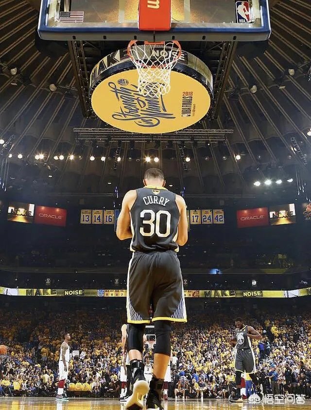 总决赛G2,明明是库里阻挡詹姆斯犯规，为什么裁判给了泰伦卢技术犯规？