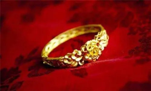 钻戒和黄金戒指哪个好 金戒指一般多少钱