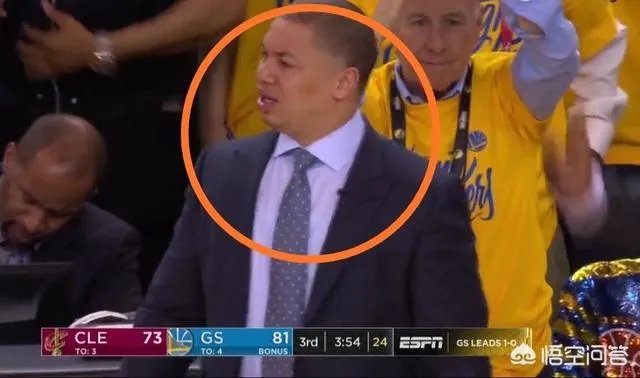 总决赛G2,明明是库里阻挡詹姆斯犯规，为什么裁判给了泰伦卢技术犯规？