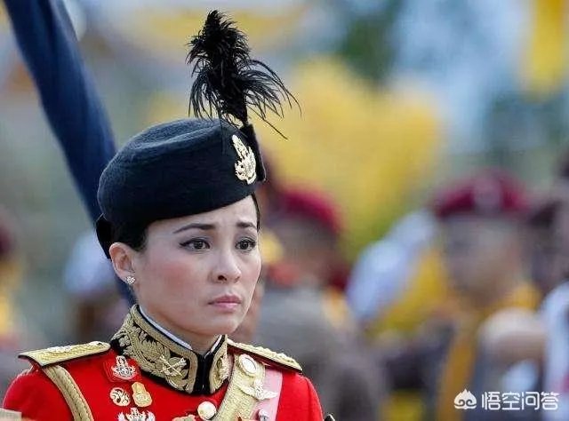 御前侍卫升级为泰国王后，这位女将军什么来头？