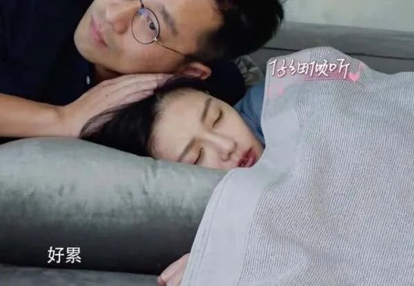 汪小菲发文庆祝与大S八周年，直男特性还要网友晒八年前结婚照，你怎么看？