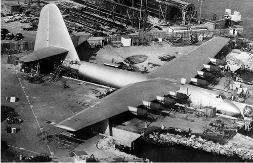 “钢铁侠”制造的休斯H-4最大的水上飞机