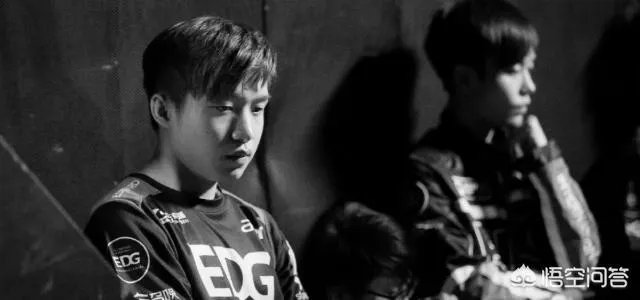 2018全球总决赛LPL出征片中，贝拉小苍，笑笑神超等老解说选手出镜，你怎么看？