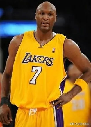 NBA球员都有哪些让人捧腹大笑的场面？