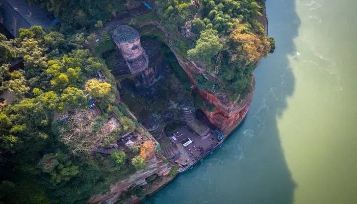 乐山大佛在哪里个城市 乐山大佛的由来