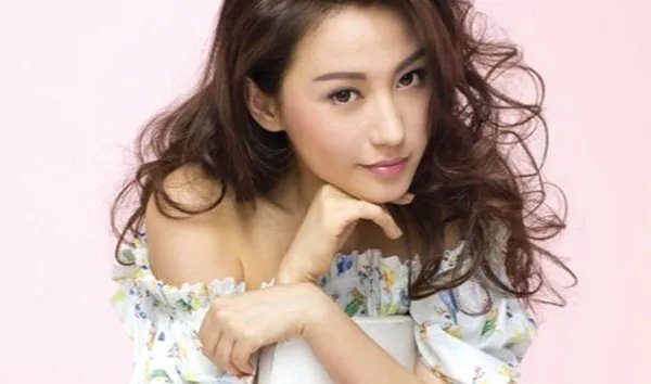 刘心悠和小女孩的故事是真的假的？