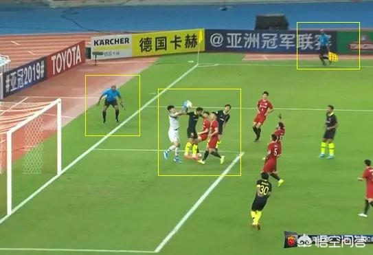 亚冠上港2-2浦和红宝石，日本的第一个进球是颜骏凌的锅还是犯规？哈桑执法公平吗？