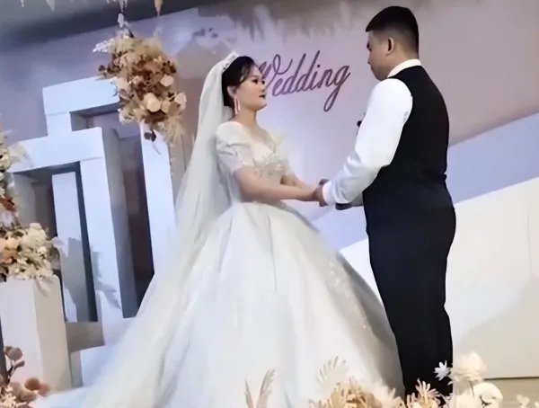 同小区3位新郎同名同姓同一天结婚,新郎新娘同名同姓同年同月同日生