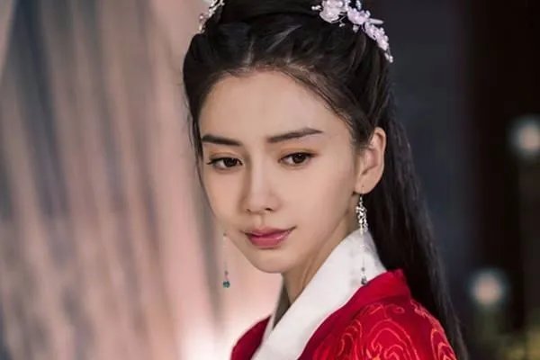 小海绵接机baby，还有哪些女星有好妈妈人设的？