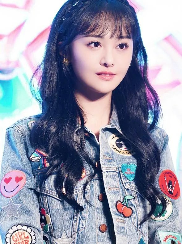 如何看待郑爽生日会上重温一起来看流星雨的行为？