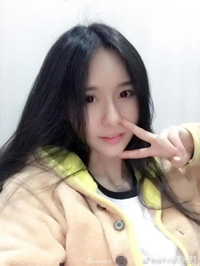 谁能告诉我斗鱼的阿冷是怎么红的？