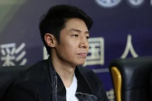 自13年以后，为何撒贝宁的微博突然不再更新？