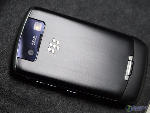 轻巧机身320万AF高分屏幕 黑莓8900试用