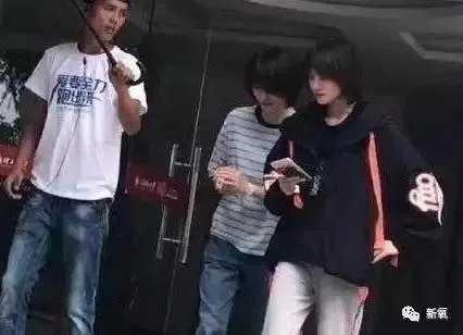 替身神似杨幂、放话称“是她整得像我”，你怎么看？