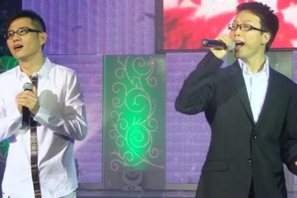 我是一颗小小的石头原唱歌词