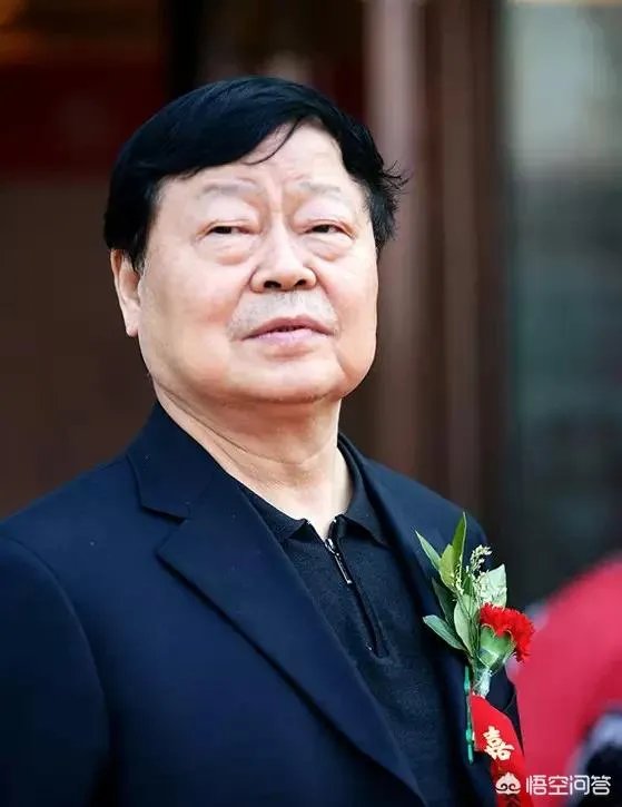 张嘉译走路自己知道吗