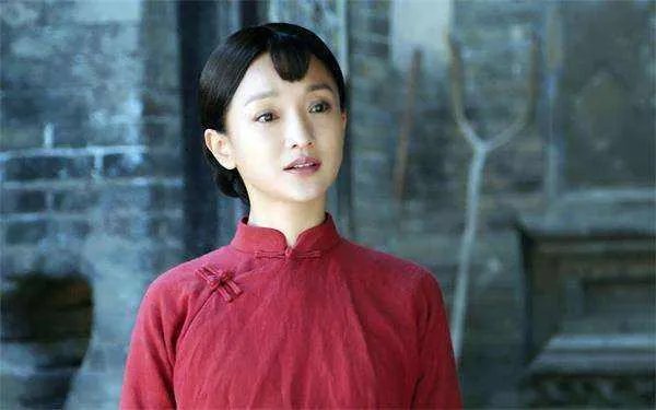 为什么瘦小的周迅出演过那么多的大美女却没有争议？