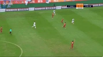 怎么看待2018中超上港对富力上半场武磊的帽子戏法？