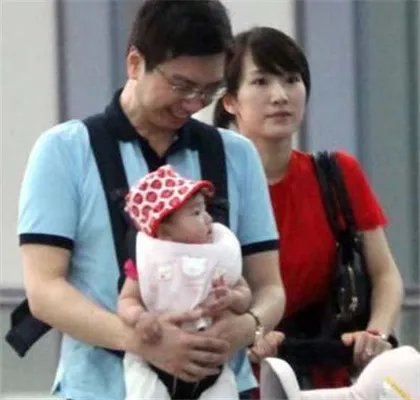 李念林和平两人相差几岁？ 幸福生活令人羡慕