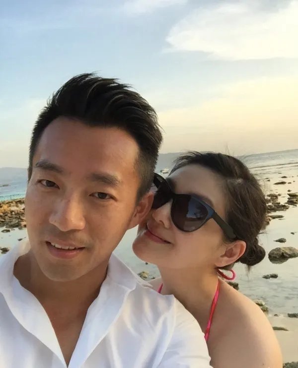 徐妈妈流泪谈女儿离婚原因，大S因汪小菲的爷们脾气过得很辛苦，你怎么看？