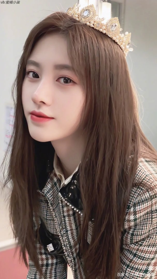 王思聪公开diss鞠婧祎，实名点赞黑小鞠内容，网友感叹：有何仇怨？