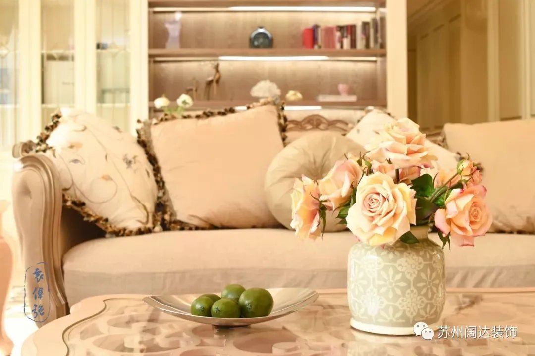 新作| Jenny in the garden.