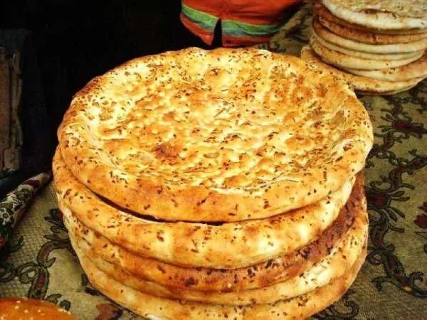 为什么那么多人喜欢去新疆旅游？新疆的旅游业是否很发达？