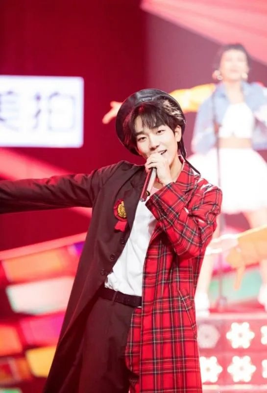 马思超跟王中磊的女儿王文传出绯闻,和马思纯又是什么关系,三角恋?